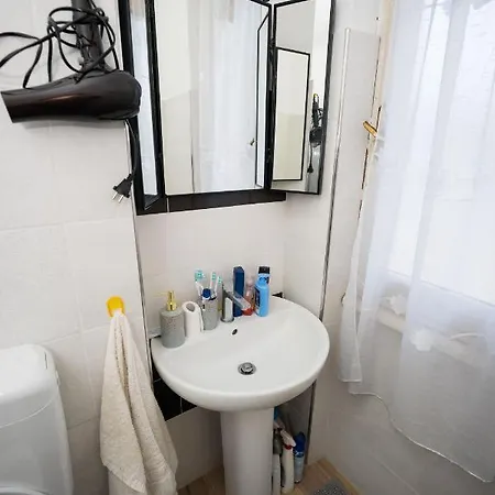 Intero A Apartment